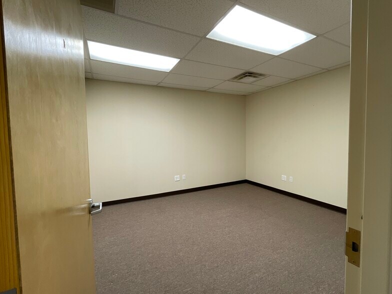 More Photos Of 9669 Havana St, Commerce City Manufacturing For Lease