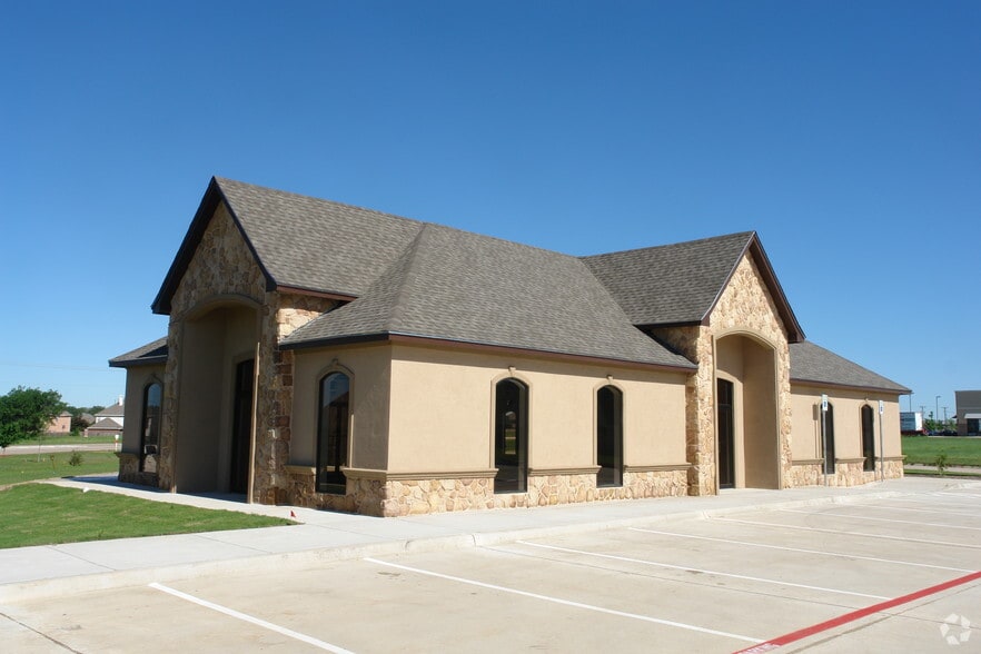 More Photos Of 50 Forest Mill Trl, Mansfield Medical For Lease