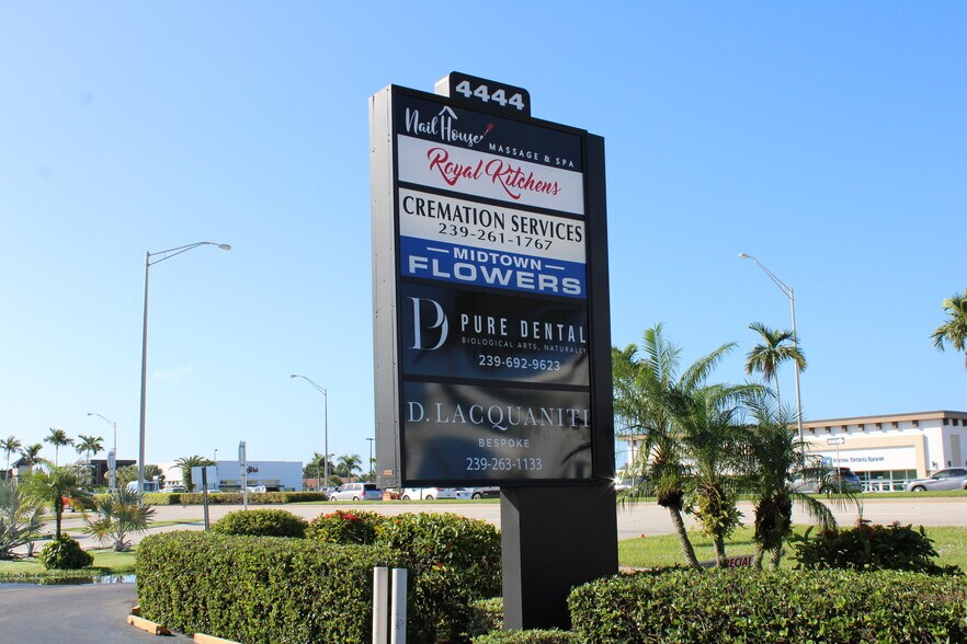 More Photos Of 4444 Tamiami Trl N, Naples General Retail For Lease