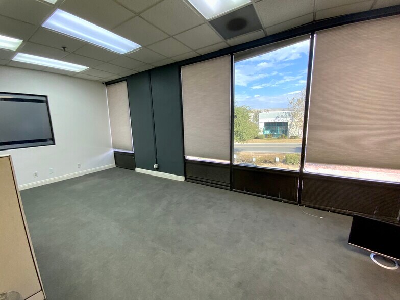 More Photos Of 1750 California Ave, Corona Unknown For Lease