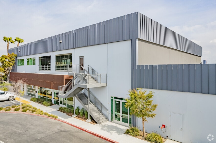 More Photos Of 2333 Utah Ave, El Segundo Loft Creative Space For Lease