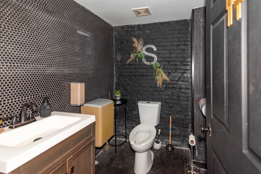 More Photos Of 1538 Light St, Baltimore Storefront Retail Residential For Sale