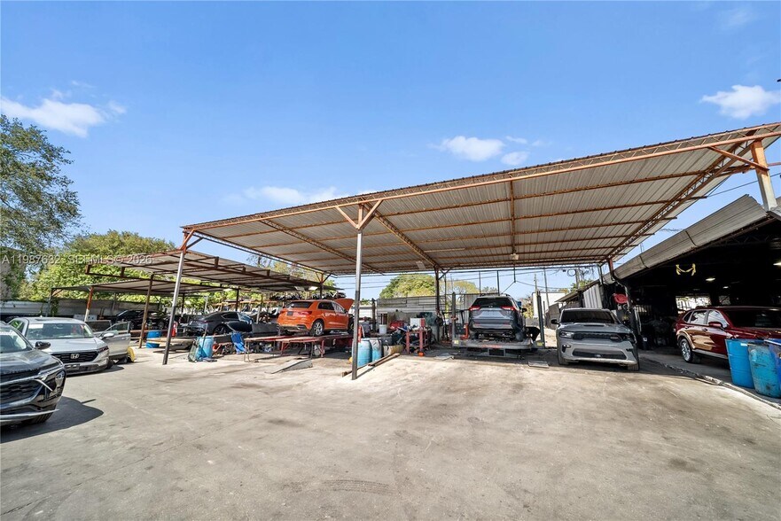 More Photos Of 5700 NW 27th Ave, Miami Auto Repair For Sale