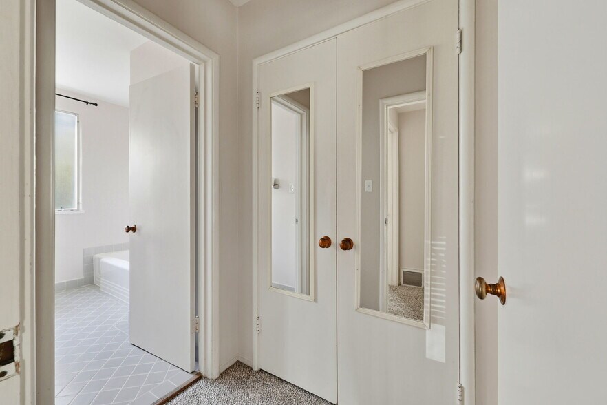 More Photos Of 24 Baytree Way, San Mateo Apartments For Sale