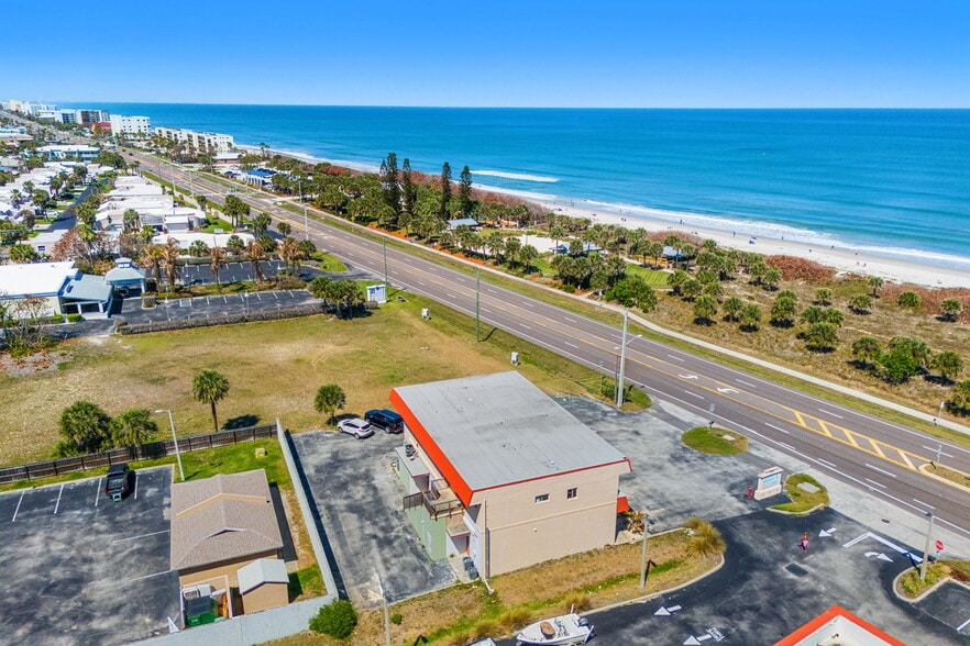 More Photos Of 1592 Jimmy Buffet Mem Hwy, Satellite Beach Office Residential For Sale