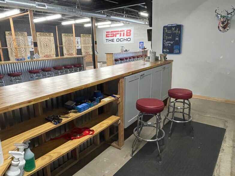 More Photos Of 938 N Flood Ave, Norman General Retail For Sale