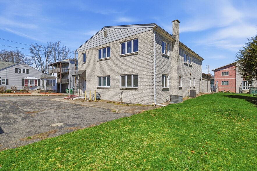 More Photos Of 328 Front St, Chicopee Storefront Retail Office For Lease