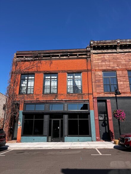 More Photos Of 308 Iron St, Negaunee Storefront Retail Office For Sale