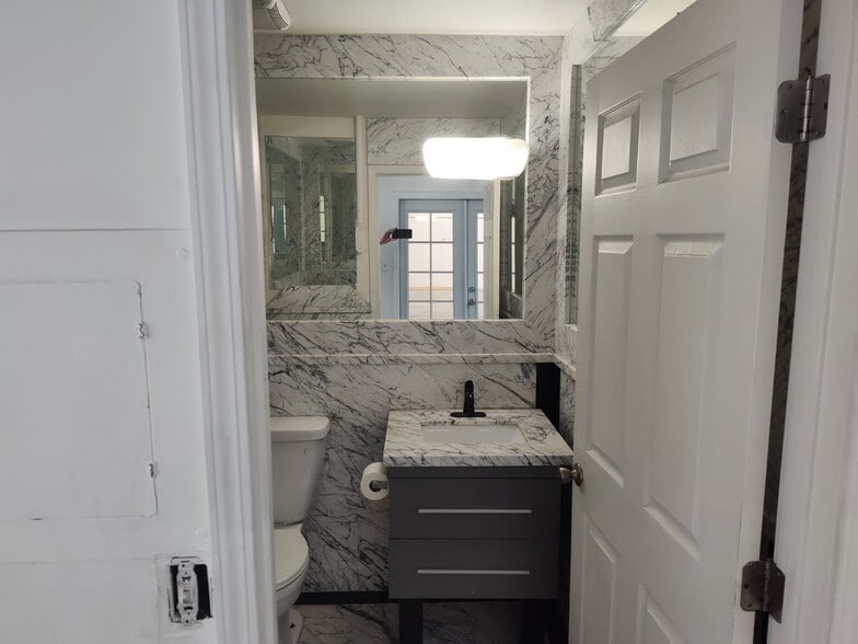 More Photos Of 1381 Franquette Ave, Concord Manufacturing For Lease