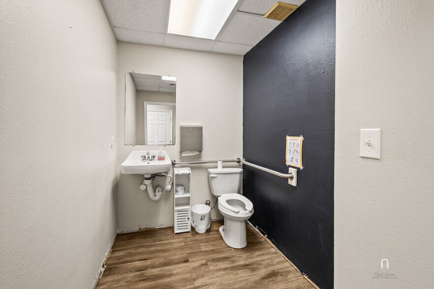 More Photos Of 3501 Sheppard Access Rd, Wichita Falls General Retail For Sale