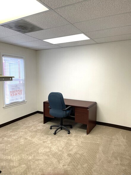More Photos Of 18500-18540 Office Park Dr, Gaithersburg Office For Sale
