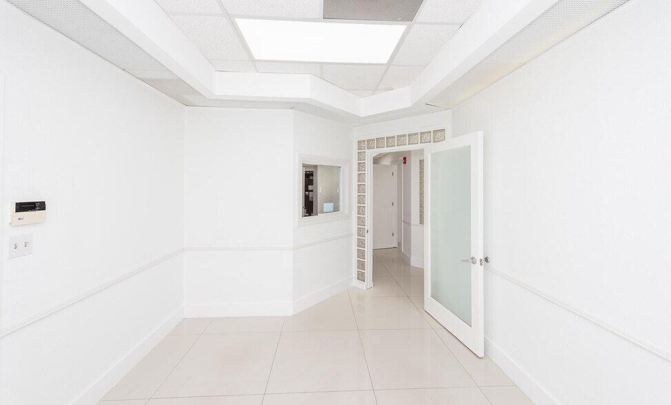 More Photos Of 2645 SW 37th Ave, Miami Medical For Lease