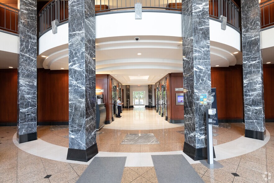 More Photos Of 5200 Waterford District Dr, Miami Office For Lease