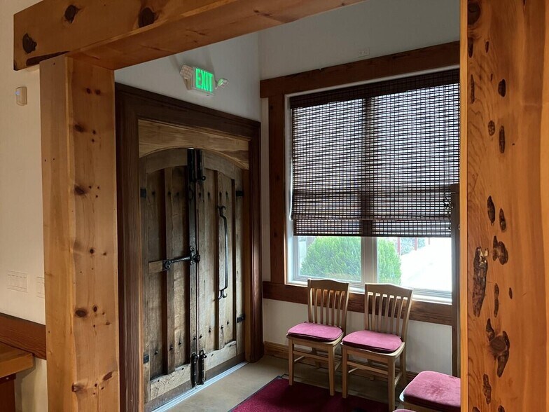 More Photos Of 281 Fernbridge Dr, Fortuna Restaurant For Sale