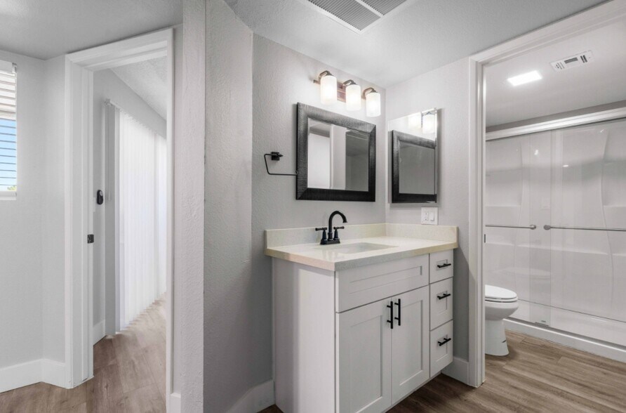 More Photos Of 2930 N 52nd St, Phoenix Apartments For Sale