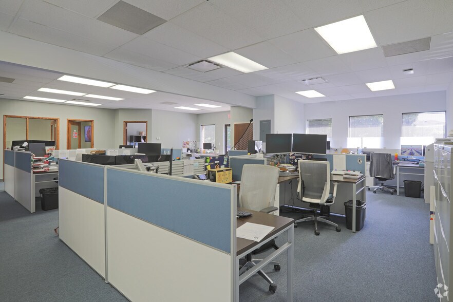 More Photos Of 5509 N Cumberland Ave, Chicago Office For Lease