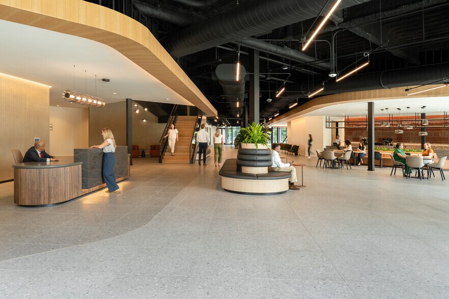 More Photos Of 5555 Windward Pky W, Alpharetta Loft Creative Space For Lease
