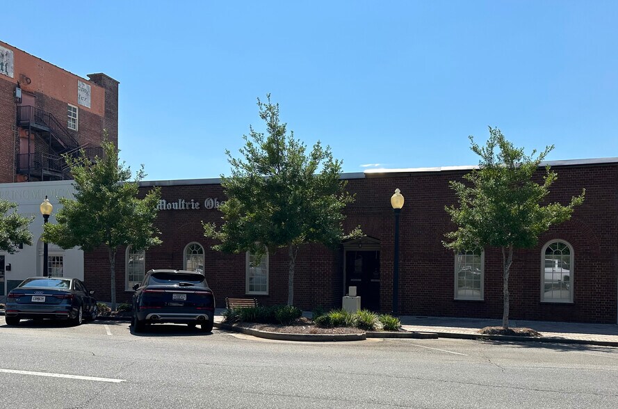 More Photos Of 25 N Main St, Moultrie Office For Sale