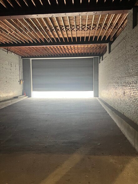 More Photos Of 740 8th Ave, Huntington Warehouse For Lease