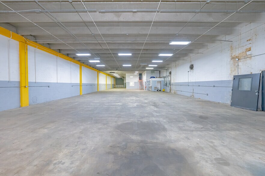 Primary Photo Of 2335-2337 NW 149th St, Opa Locka Warehouse For Lease