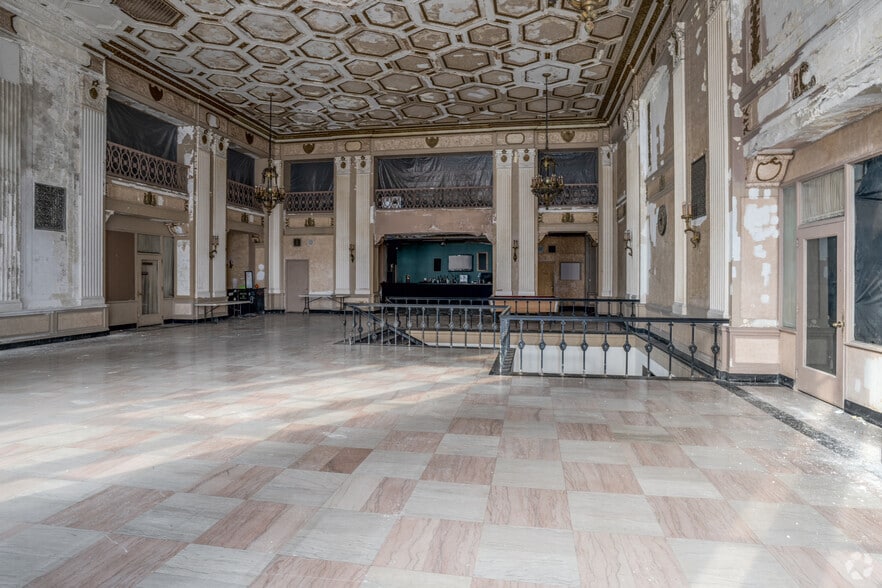 More Photos Of 400 Bagley St, Detroit Apartments For Sale