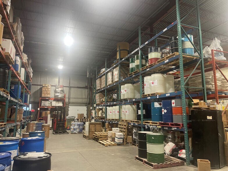 More Photos Of 5750-5850 Rue Cypihot, Montréal Warehouse For Lease