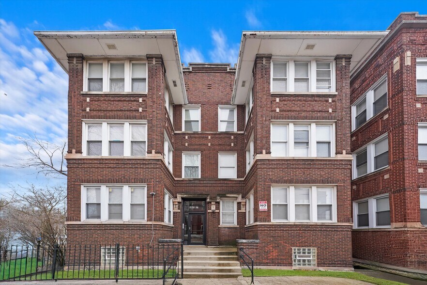 Primary Photo Of 6605-6607 S Greenwood Ave, Chicago Apartments For Sale