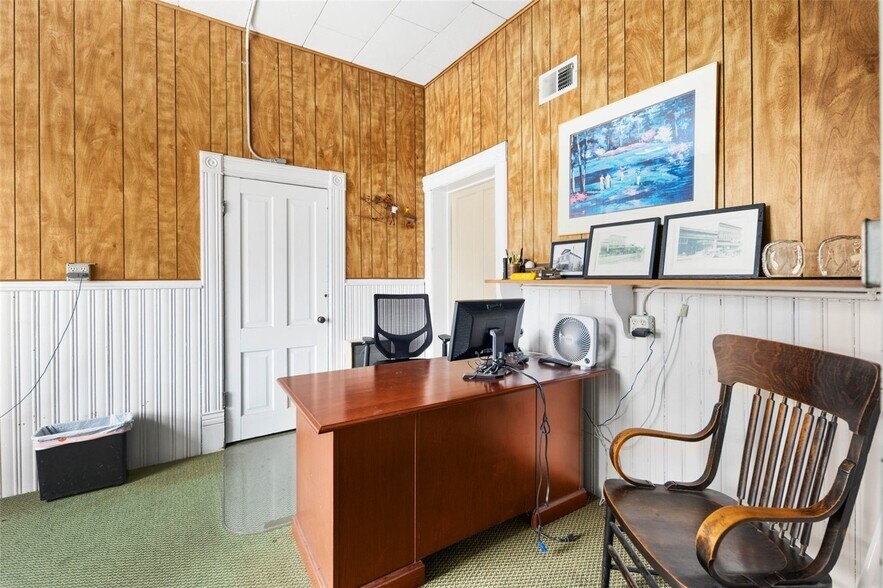 More Photos Of 542 Main St, Edmonds Freestanding For Sale