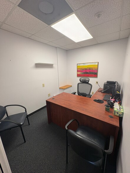 More Photos Of 1531 Tamiami Trl S, Venice Office For Sale