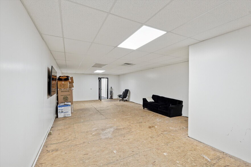 More Photos Of 2777 Kensington Ave, Philadelphia Storefront For Sale