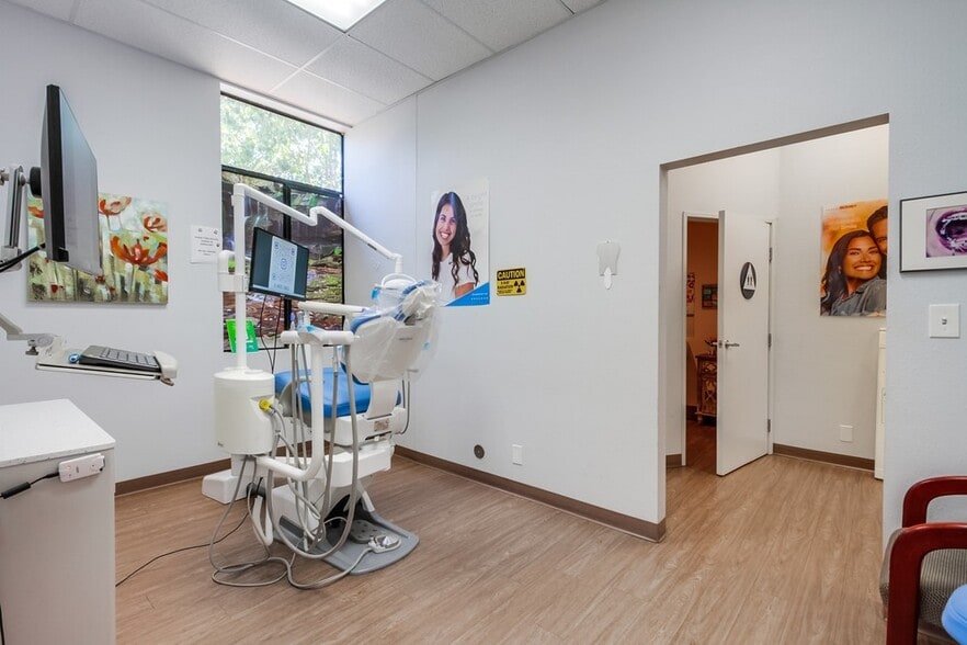 More Photos Of 343 E Alvarado St, Fallbrook Freestanding For Sale