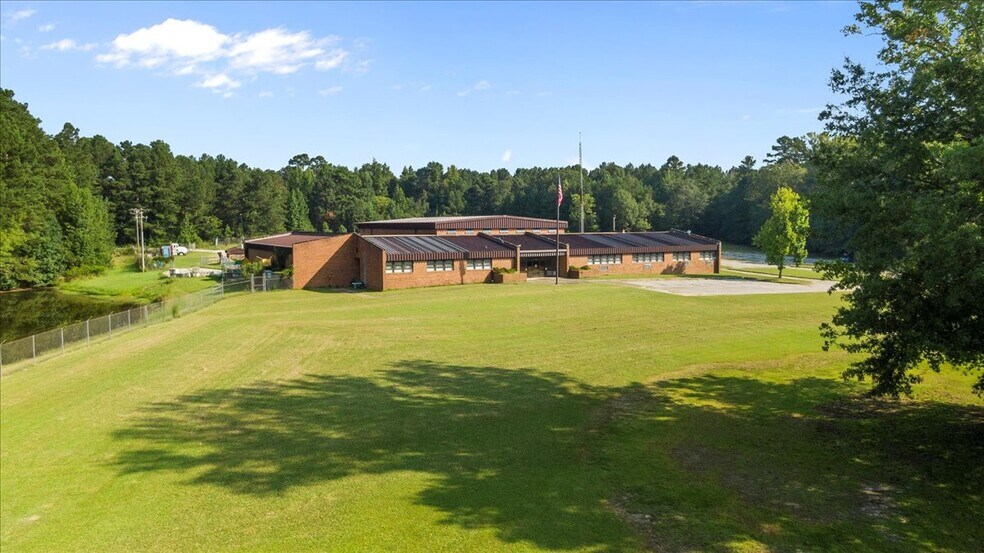 More Photos Of 704 State Road S-13-680, Jefferson Manufacturing For Lease