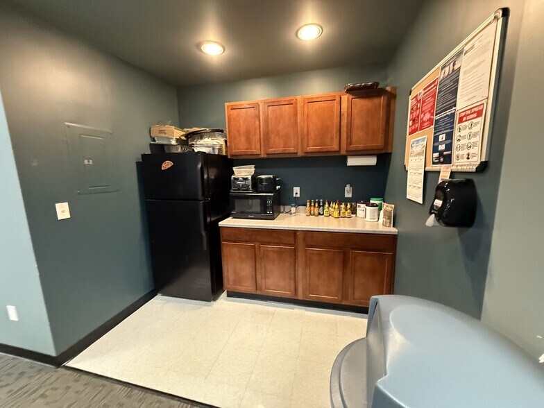 More Photos Of 2139 Kalamazoo Ave SE, Grand Rapids Warehouse For Sale