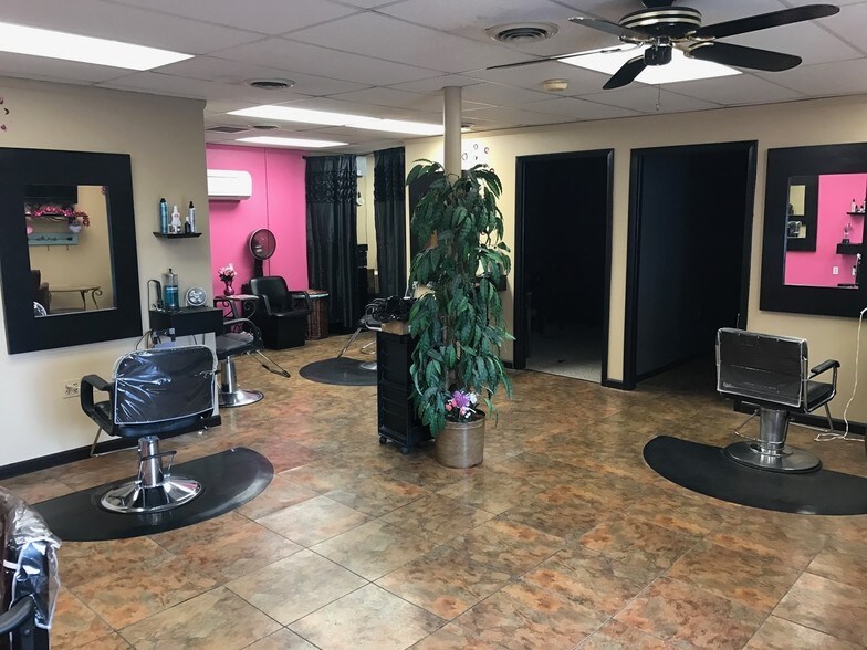 More Photos Of 1841 Norristown Rd, Maple Glen Storefront For Sale