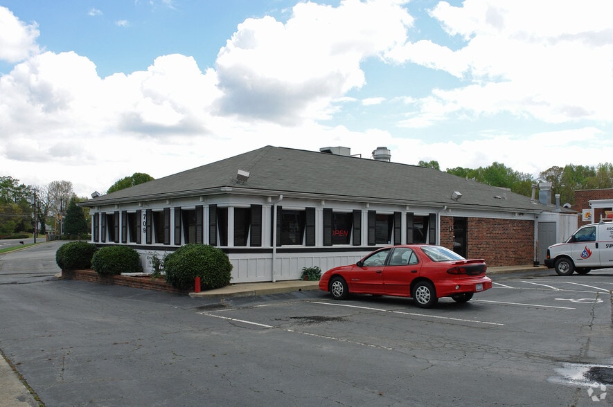 More Photos Of 705-715 W Main St, Jamestown Unknown For Lease