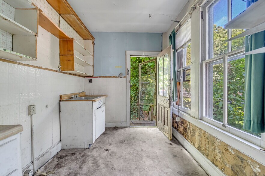 More Photos Of 177 East Ave, Bridgeton Apartments For Sale