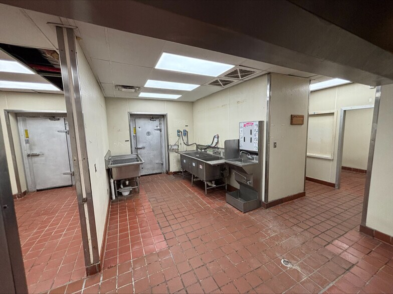More Photos Of 935 Chuck Dawley Blvd, Mount Pleasant Fast Food For Lease