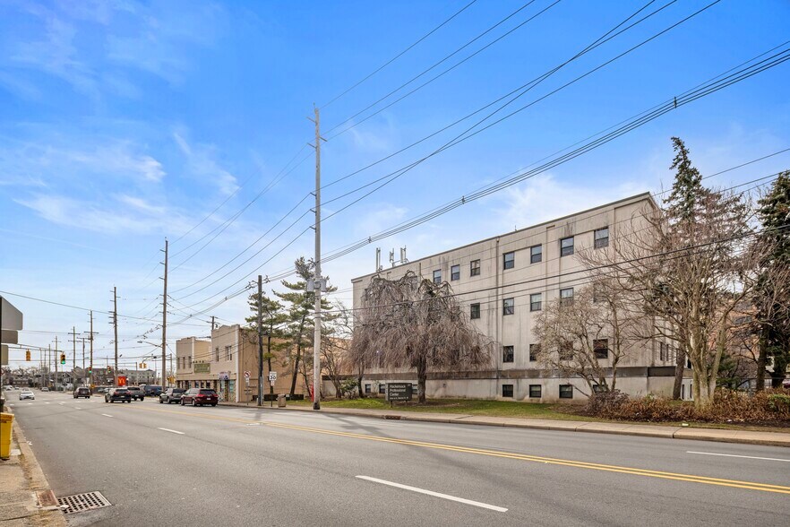 Primary Photo Of 211 Essex St, Hackensack Medical For Lease