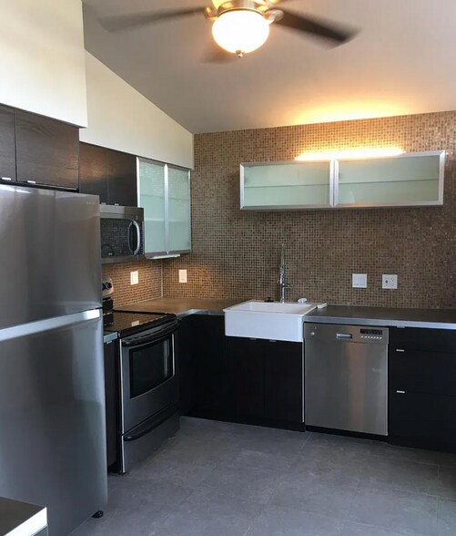 More Photos Of 2727 E Montecito Ave, Phoenix Multifamily For Sale
