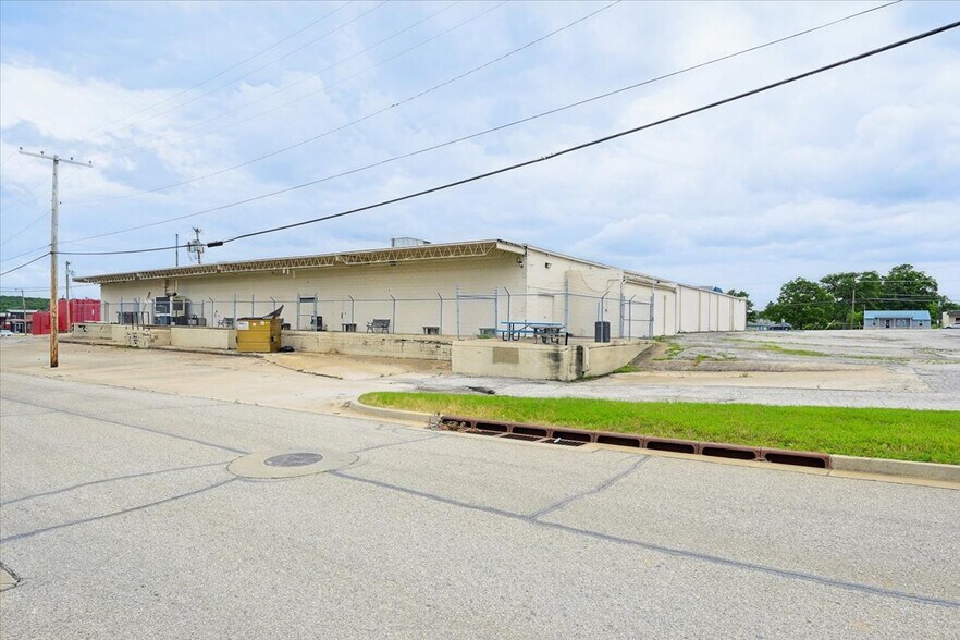 More Photos Of 4915 S Union Ave, Tulsa Office For Sale