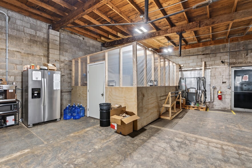 More Photos Of 3709A Dodds Ave, Chattanooga Manufacturing For Lease