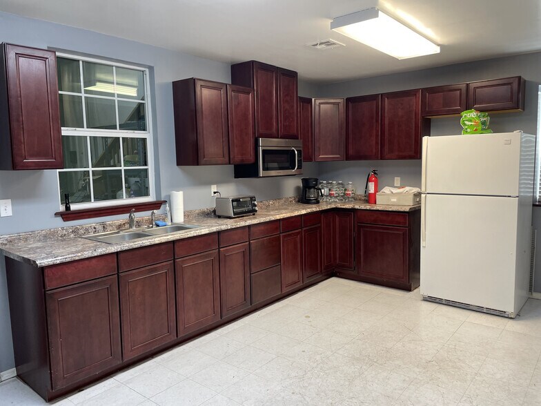 More Photos Of 4119 Shady Ln, Enid Light Distribution For Sale