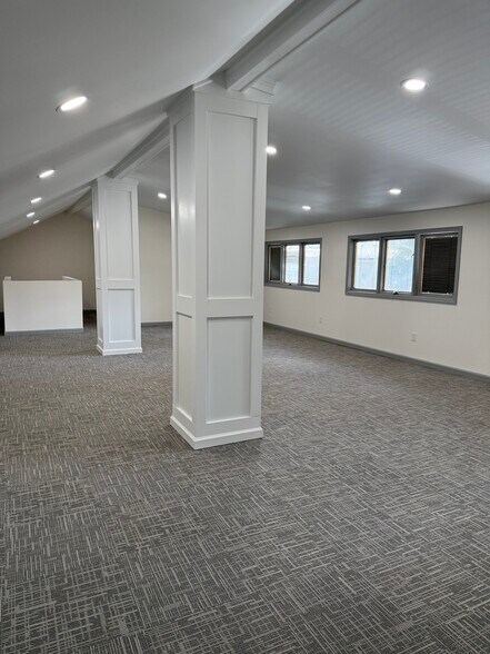 More Photos Of 7373 Hodgson Memorial Dr, Savannah Office For Lease