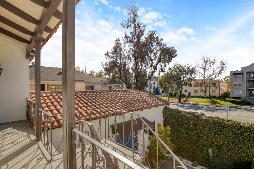 More Photos Of 5815 W Olympic Blvd, Los Angeles Apartments For Sale