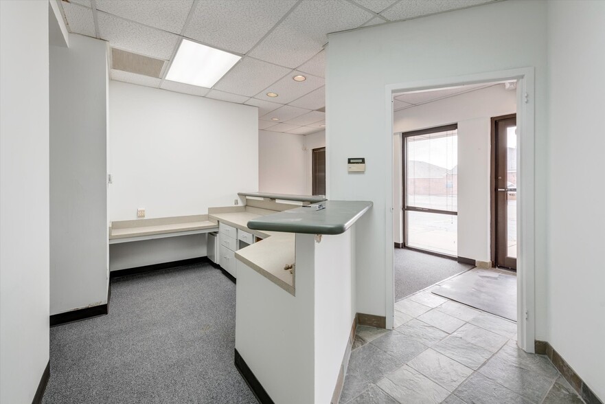 More Photos Of 2701 Osler Dr, Grand Prairie Medical For Sale