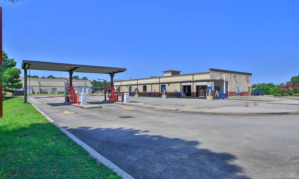 More Photos Of 2858 Treaschwig Rd, Houston Carwash For Sale