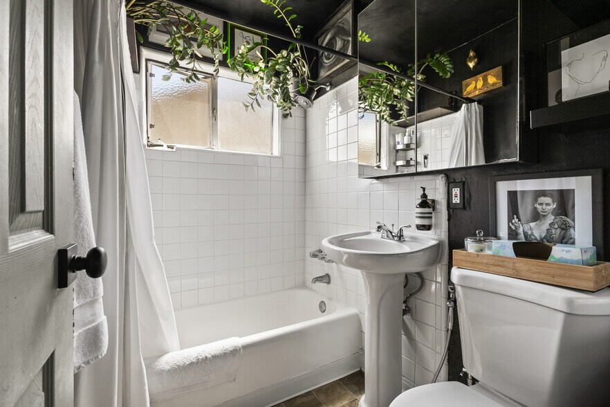 More Photos Of 1519 Missouri St, San Diego Apartments For Sale