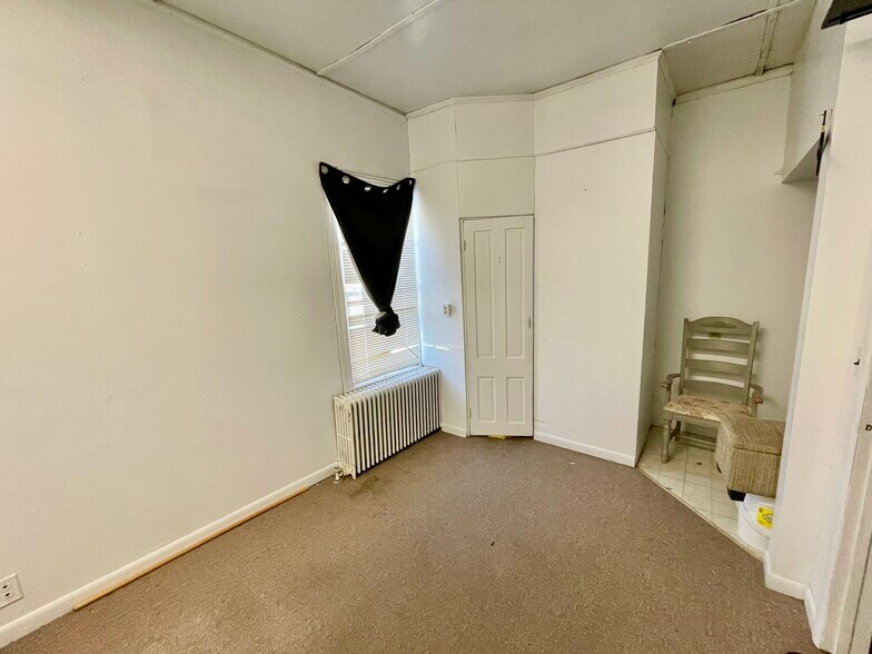 More Photos Of 158-160 W Main St, Walden Storefront Retail Residential For Sale