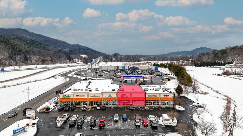 More Photos Of 110 Rocky Bottom Dr, Unicoi Storefront For Lease