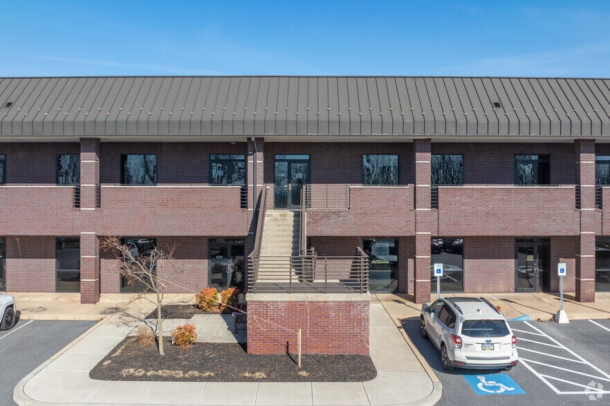 More Photos Of 805 Estelle Dr, Lancaster Office For Lease